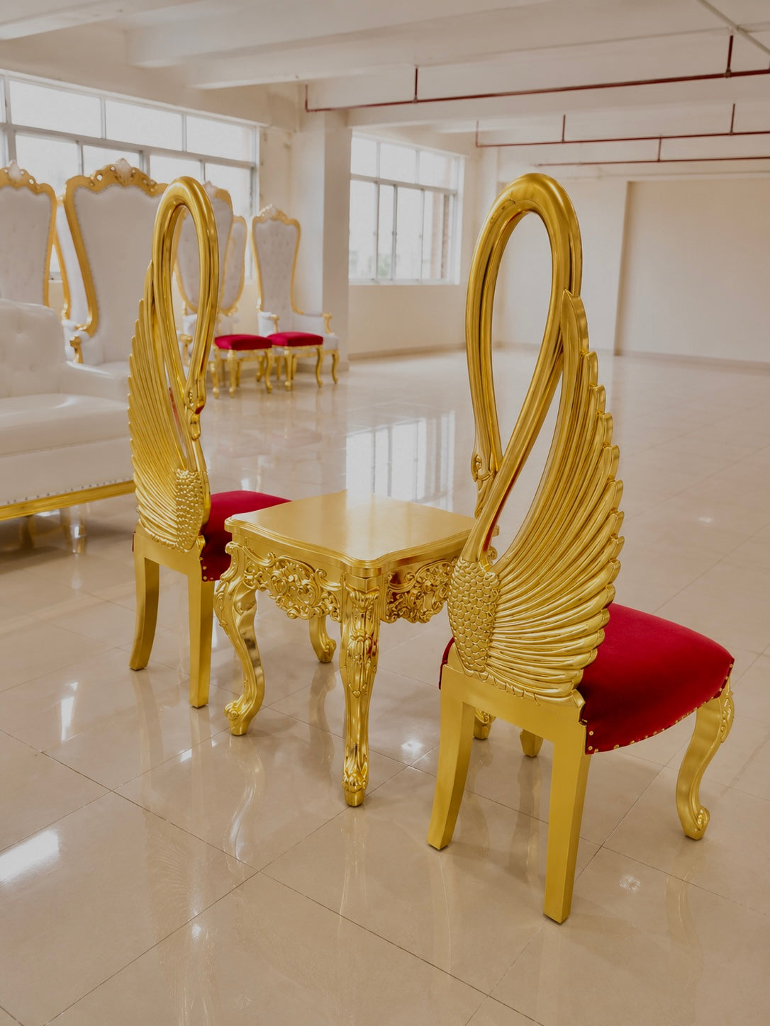 Versora Élysian Swan Chair Set